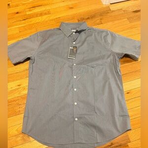 Van Heusen Men's Blue Short Sleeve Shirt